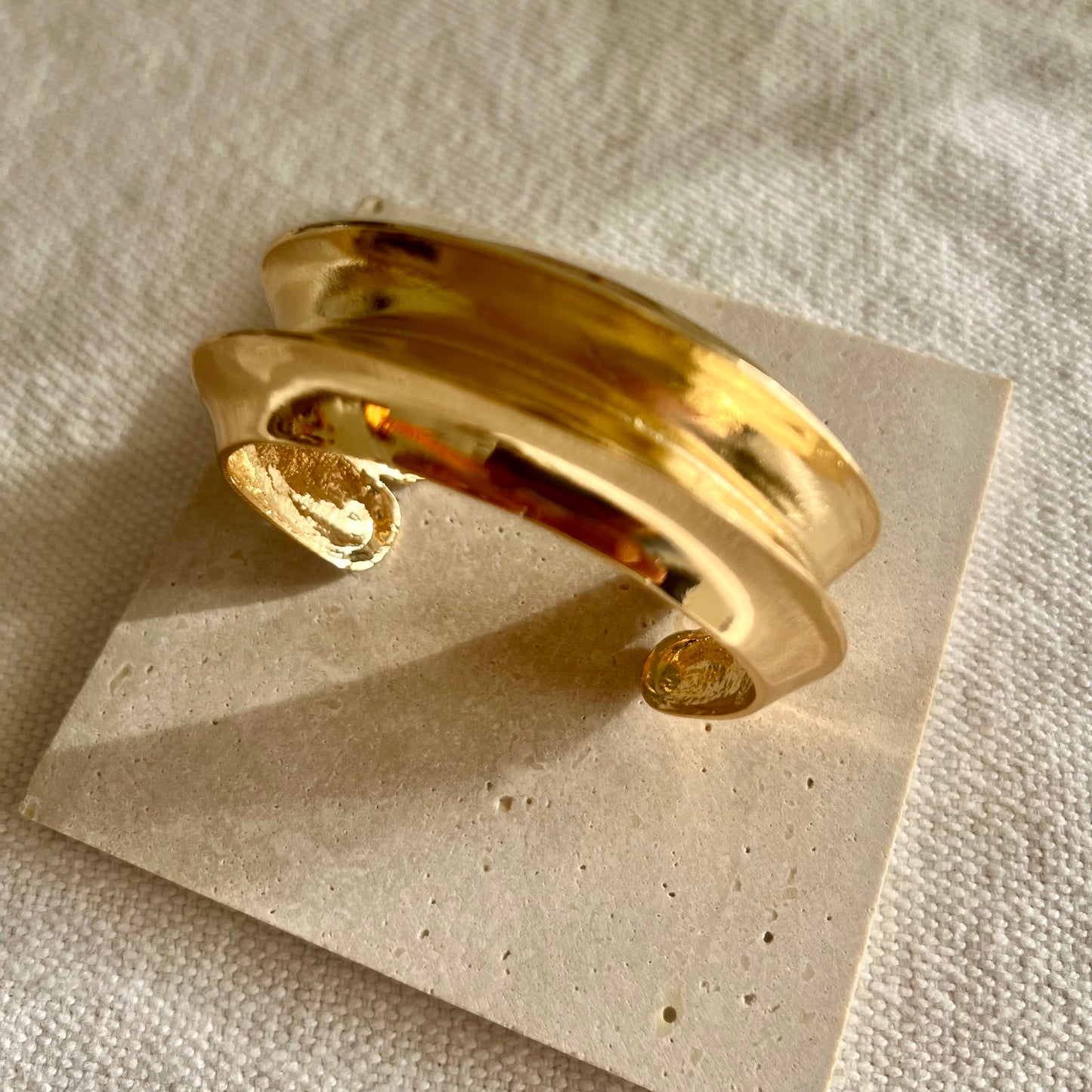 Hera Gold Cuff